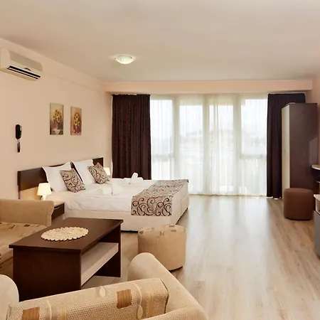 Vechna R Apartmanhotel 3*