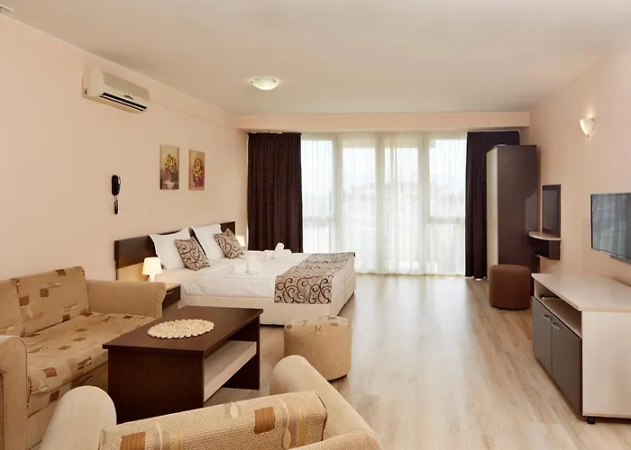 Vechna R Apartmanhotel 3*